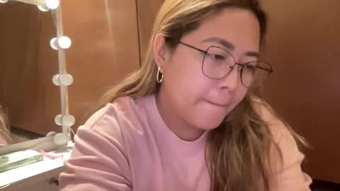 Curvy online show from May 20, 3:29 pm