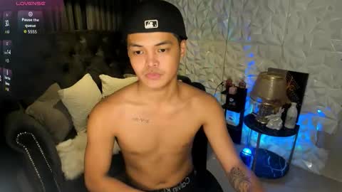 VICTORIA SCOTT online show from November 18, 2:53 pm