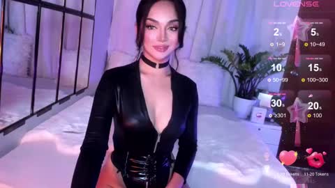 Miss Nia online show from December 16, 11:18 pm