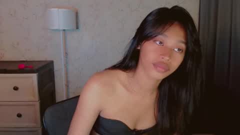 kisses online show from April 7, 3:58 pm