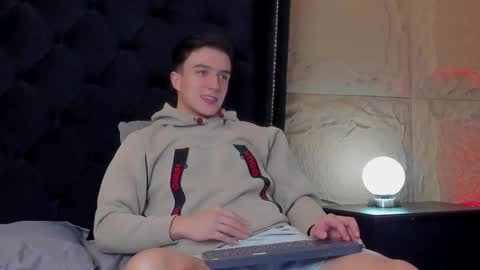 Aslan  online show from April 7, 2:35 am