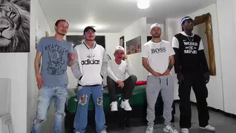 THOMAS AND DAMIAND online show from September 19, 6:33 pm