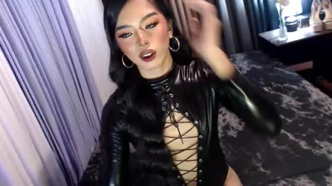 Snapshot of asmodeus_daughter chatting on October 22, 6:20 pm Margaux Miller online show from October 22, 6:20 pm