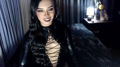 Snapshot of asmodeus_daughter chatting on October 1, 5:12 pm Margaux Miller online show from October 1, 5:12 pm