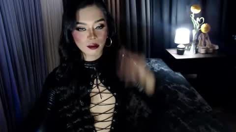 Snapshot of asmodeus_daughter chatting on October 5, 4:36 pm Margaux Miller online show from October 5, 4:36 pm