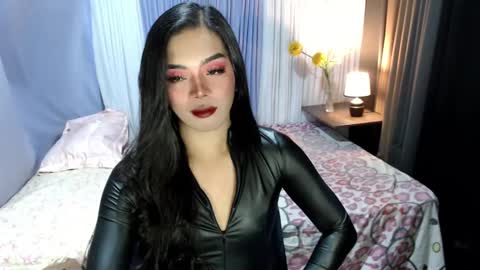 Snapshot of asmodeus_daughter chatting on February 16, 2:43 pm Margaux Miller online show from February 16, 2:43 pm