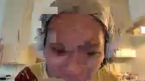 Snapshot of assert32 chatting on September 28, 11:47 pm Patty online show from September 28, 11:47 pm