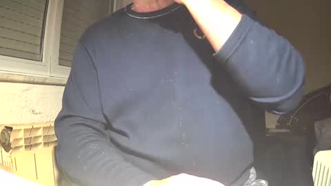 Snapshot of astelover chatting on December 31, 9:28 pm astelover online show from December 31, 9:28 pm