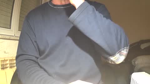 Snapshot of astelover chatting on December 24, 6:28 pm astelover online show from December 24, 6:28 pm