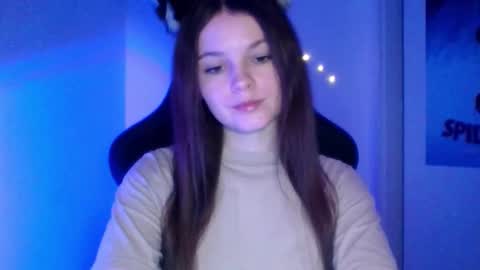 astradream_ online show from December 15, 10:17 pm