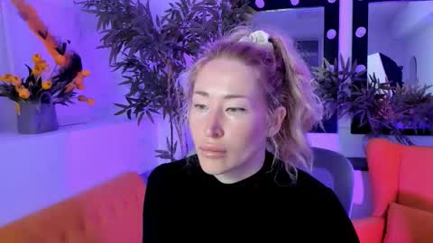 astramonroe online show from September 25, 1:34 am