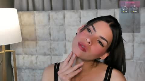 astrid_velle online show from April 1, 12:33 am