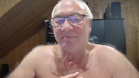 asusandy online show from October 10, 11:20 pm