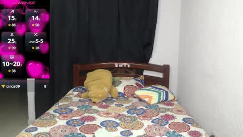 Snapshot of atena_messy chatting on December 13, 11:17 pm atena messy online show from December 13, 11:17 pm