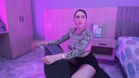 Atenea online show from December 15, 12:01 pm