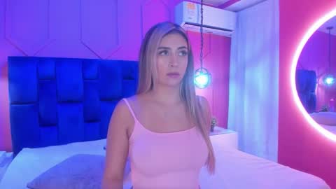 Snapshot of atenea_cute21 chatting on October 19, 3:55 am Athenea online show from October 19, 3:55 am