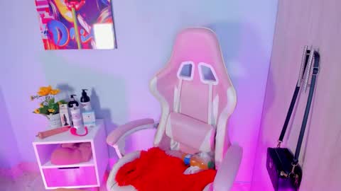 athenea__fox online show from November 11, 11:34 am