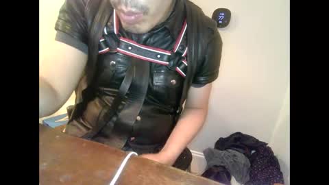 Atlleather1 online show from May 13, 6:12 am