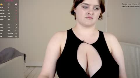 Audrey Jacq online show from June 10, 4:50 pm