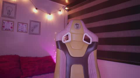 aura_rouss online show from November 8, 1:52 am