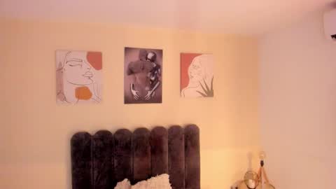 Aura online show from March 8, 2:04 am