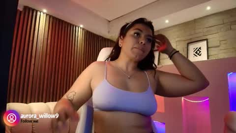 aurora_willow9 online show from December 2, 3:16 am