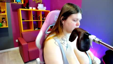 Aurora online show from December 3, 7:42 am