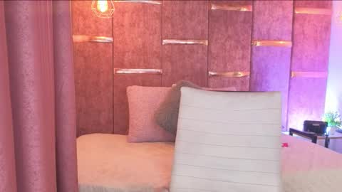 aurora online show from January 9, 8:14 pm