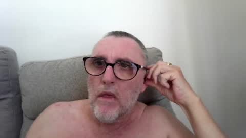 aussie_ozzie online show from July 13, 3:10 am