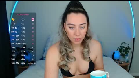 Snapshot of aussielulu chatting on September 29, 1:48 am aussielulu online show from September 29, 1:48 am