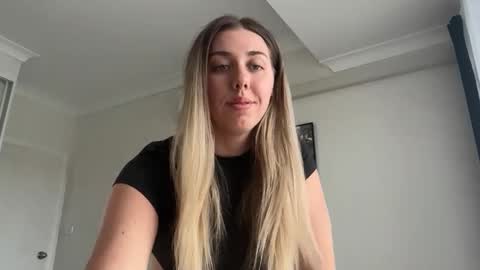 aussielulu online show from February 19, 6:12 am