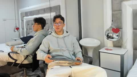 austinreeds online show from February 23, 12:29 pm