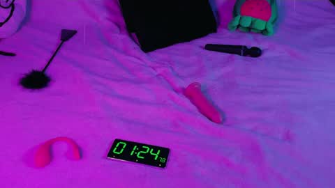 Autum Showers online show from May 13, 4:22 am