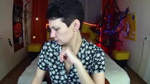 Snapshot of avasaturnian chatting on October 20, 12:32 pm avasaturnian online show from October 20, 12:32 pm
