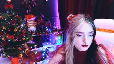 Avriel online show from December 26, 2:44 am