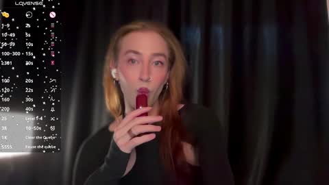 avril_pearly_ online show from April 10, 11:04 am