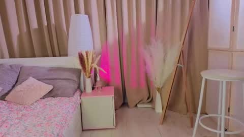 Avril online show from March 13, 9:29 pm