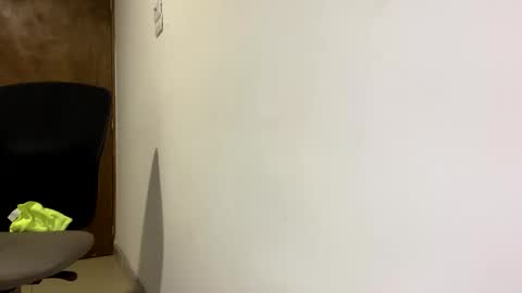 AndrewXxl independent online show from December 22, 12:39 am