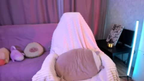 Alia  online show from October 4, 8:06 pm