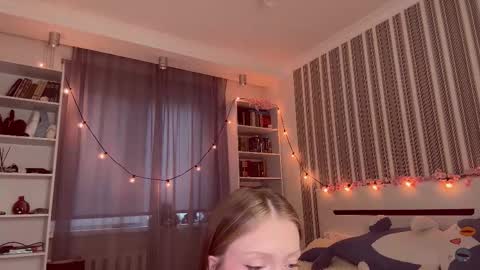 Aurora online show from September 19, 3:54 am