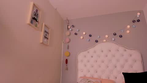 axarasss online show from August 6, 8:51 pm