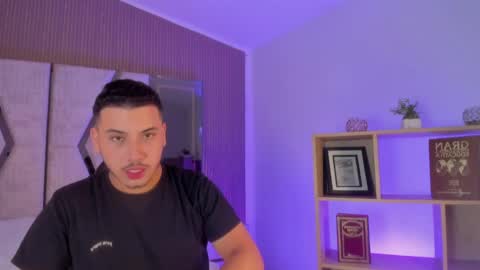 axel_grey_ online show from May 31, 12:37 pm