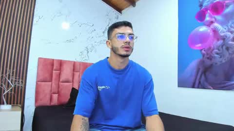 Axel  online show from December 2, 3:08 am