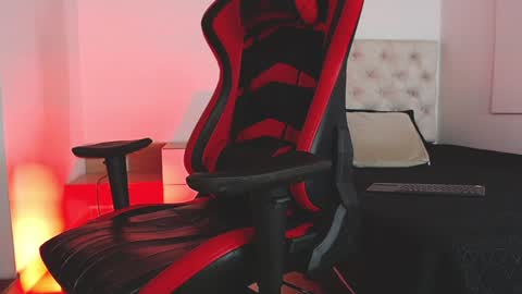 Axel  online show from January 21, 3:21 pm