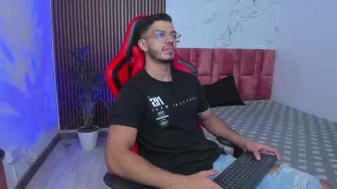 Axel  online show from January 15, 3:54 am