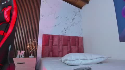 Axel  online show from December 14, 9:07 am