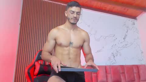 Axel  online show from December 18, 7:47 am