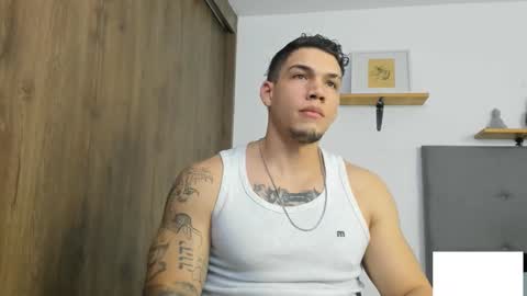 INDEPENDENT MODEL  online show from March 22, 4:38 am