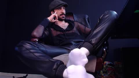 Snapshot of axelcolton chatting on October 21, 10:53 am AxelColton online show from October 21, 10:53 am