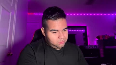 axelfigueroa2 online show from November 16, 6:37 am